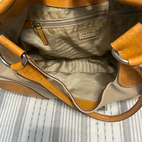 Prada purse - Picture 2 of 6